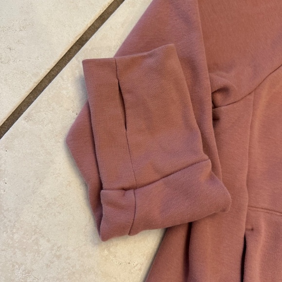 Pullover Fabletics Sweater - Picture 5 of 6